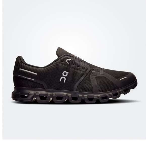 New in Box Cloud 6 men’s 11.5 black